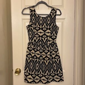 Short sleeve patterned summer dress